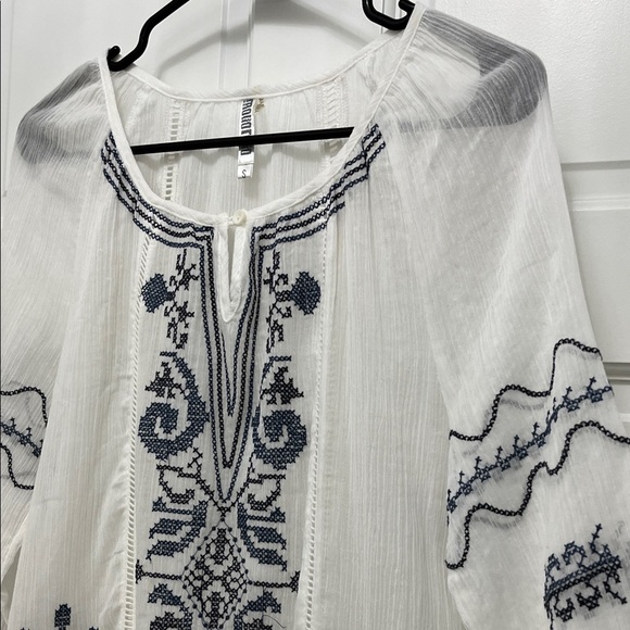Monoreno Cotton Bohemian White Gauzy Blouse with Navy Embroidery - Size Small - Picture 3 of 14